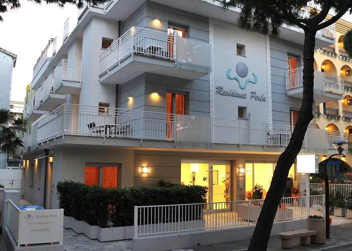 Ξενοδοχείο με διαμερίσματα Perla